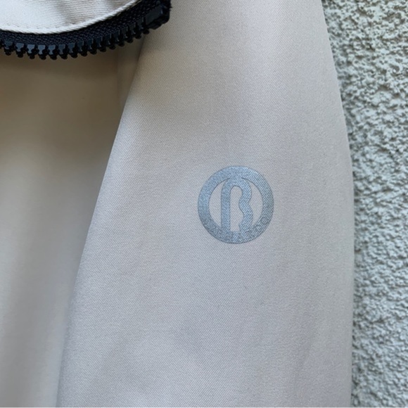 𝅺SOLD- bernardo women light raincoat jacket - Picture 4 of 9